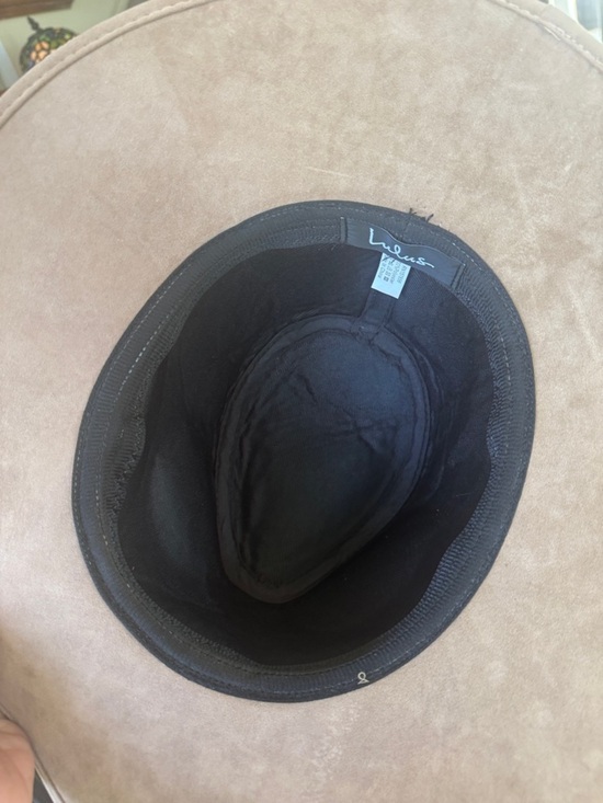 LULUS ladies wide brim, fedora style hat, excellent condition main image 4